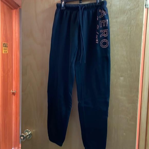 Aeropostale Pants - 💕 5/25 closet clean out💕 Aeropostale jogging pants